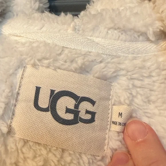 Ugg Robe - Picture 3 of 3